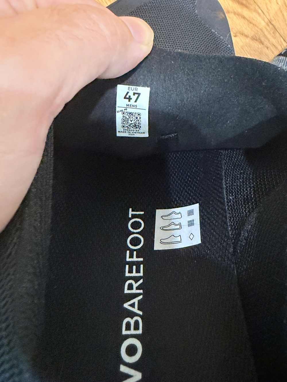 Vivo barefoot Men's Black Minimalist Athletic Trainer - Picture 5 of 7